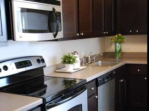 Apartahotel Corporate Suites Network - 555 W. Madison