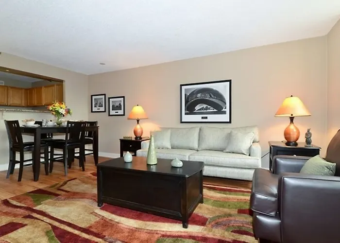 Apartahotel Corporate Suites Network - 555 W. Madison 3*