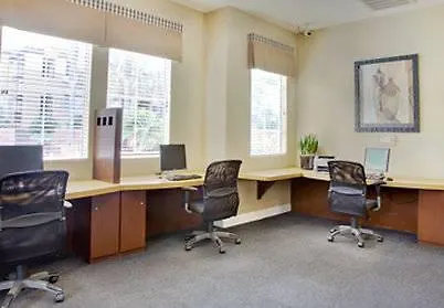 Corporate Suites Network - 555 W. Madison Apartahotel
