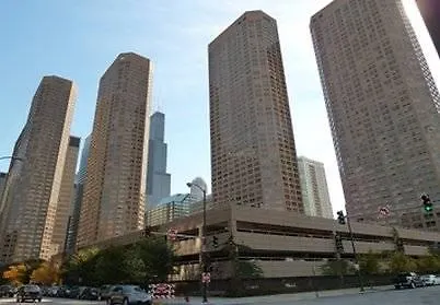 Apartahotel Corporate Suites Network - 555 W. Madison 3*