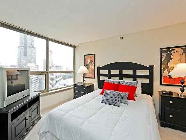 Corporate Suites Network - 555 W. Madison Apartahotel 3*